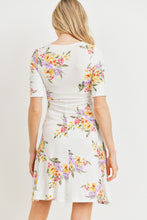 Cargar imagen en el visor de la galería, Hello Miz Floral Surplice Tie Waist Maternity Dress - Ivory