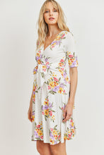 Cargar imagen en el visor de la galería, Hello Miz Floral Surplice Tie Waist Maternity Dress - Ivory