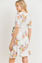 Cargar imagen en el visor de la galería, Hello Miz Floral Surplice Tie Waist Maternity Dress - Ivory