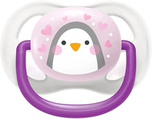 Carregar imagem no visualizador da galeria, Avent Single Girls Ultra Air Pacifier (0-6M | Purple Penguin)