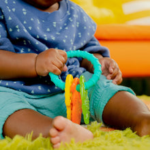 Cargar imagen en el visor de la galería, Bright Starts Tropical Chews Silicone Teething Ring