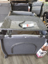 Afbeelding in Gallery-weergave laden, Infanti Cielo playard - Light Grey Dots