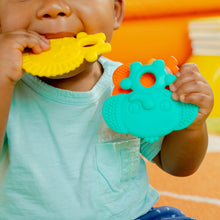 Carregar imagem no visualizador da galeria, Bright Starts Gummy Buddies 3-Pack Textured Teethers