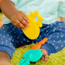 Carregar imagem no visualizador da galeria, Bright Starts Gummy Buddies 3-Pack Textured Teethers