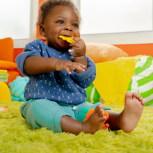 Carregar imagem no visualizador da galeria, Bright Starts Gummy Buddies 3-Pack Textured Teethers