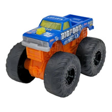 Cargar imagen en el visor de la galería, Hot Wheels Monster Trucks Roarin' Wreckers