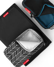Carregar imagem no visualizador da galeria, Mochila Skip Hop Forma - Preta