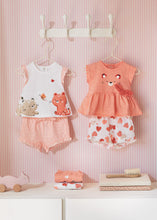 Afbeelding in Gallery-weergave laden, Mayoral 4pc Baby Girl Apricot Cat Tops and Shorts Set
