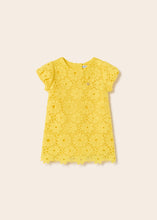 Carregar imagem no visualizador da galeria, Vestido bordado amarelo para menina Mayoral
