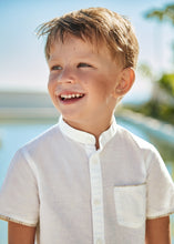 Afbeelding in Gallery-weergave laden, Mayoral 2pc Kid Boy White Dressy Shirt and Creme Striped Short Set
