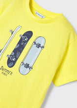 Afbeelding in Gallery-weergave laden, Mayoral 2pc Toddler Boy Yellow Skateboard Tee and Navy Shorts Set
