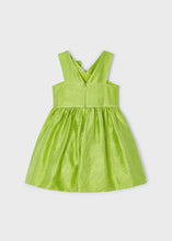 Cargar imagen en el visor de la galería, Mayoral Kid Girl Green Sateen Flower Applique Dress
