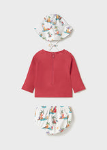 Cargar imagen en el visor de la galería, Mayoral 3pc Baby Boy Red Toucan Print Rashguard, Diaper Cover &amp; Sun Hat Set
