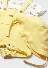 Cargar imagen en el visor de la galería, Mayoral 3pc Baby Boy White Safari Tee, Yellow Overall and Bucket Hat Set
