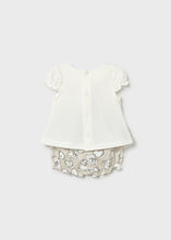 Afbeelding in Gallery-weergave laden, Mayoral 2pc Baby Girl White, Brown Hearts Print Tee &amp; Brown Hearts, Teddy Print Shorts Set
