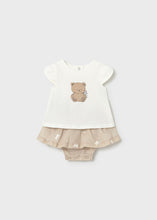 Afbeelding in Gallery-weergave laden, Mayoral 2pc Baby Girl White, Bear Print Tee And Brown Shorts Set
