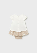 Afbeelding in Gallery-weergave laden, Mayoral 2pc Baby Girl White, Bear Print Tee And Brown Shorts Set
