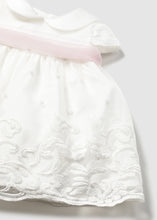 Afbeelding in Gallery-weergave laden, Mayoral Baby Girl White With Pink Ribbon Dress
