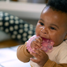 Cargar imagen en el visor de la galería, Ingenuity Cool Bite Water Teether - Daisy
