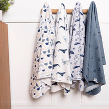 Cargar imagen en el visor de la galería, Gerber 4pc Flannel Blankets - Whale
