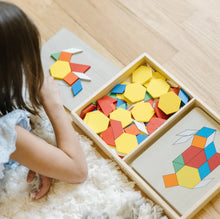 Afbeelding in Gallery-weergave laden, Melissa &amp; Doug 120pcs Wooden Pattern Blocks and Boards
