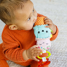 Afbeelding in Gallery-weergave laden, Infantino Plushy Pal &amp; Teether Ice Cream (0M+)
