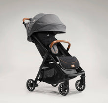 Afbeelding in Gallery-weergave laden, Joie Parcel™ 3in1 compact stroller - Carbon
