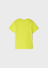 Carregar imagem no visualizador da galeria, Camiseta infantil Mayoral para menino amarelo limão Be Simple para carro esportivo
