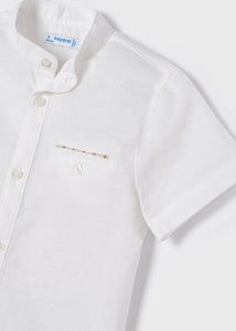 Conjunto de camisa de linho com botão frontal branca Mayoral 2 peças e short de linho listrado marrom amêndoa