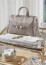Afbeelding in Gallery-weergave laden, Mayoral 2pc Leatherette Light Tan Diaper Handbag  and Diaper Changer

