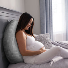 Carregar imagem no visualizador da galeria, Travesseiro de suporte para gravidez Boppy - trama de cesta cinza
