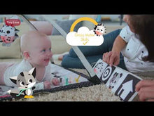 Video laden en afspelen in Gallery-weergave, Tiny Love Magic Tales Black &amp; White Gymini® Playmat
